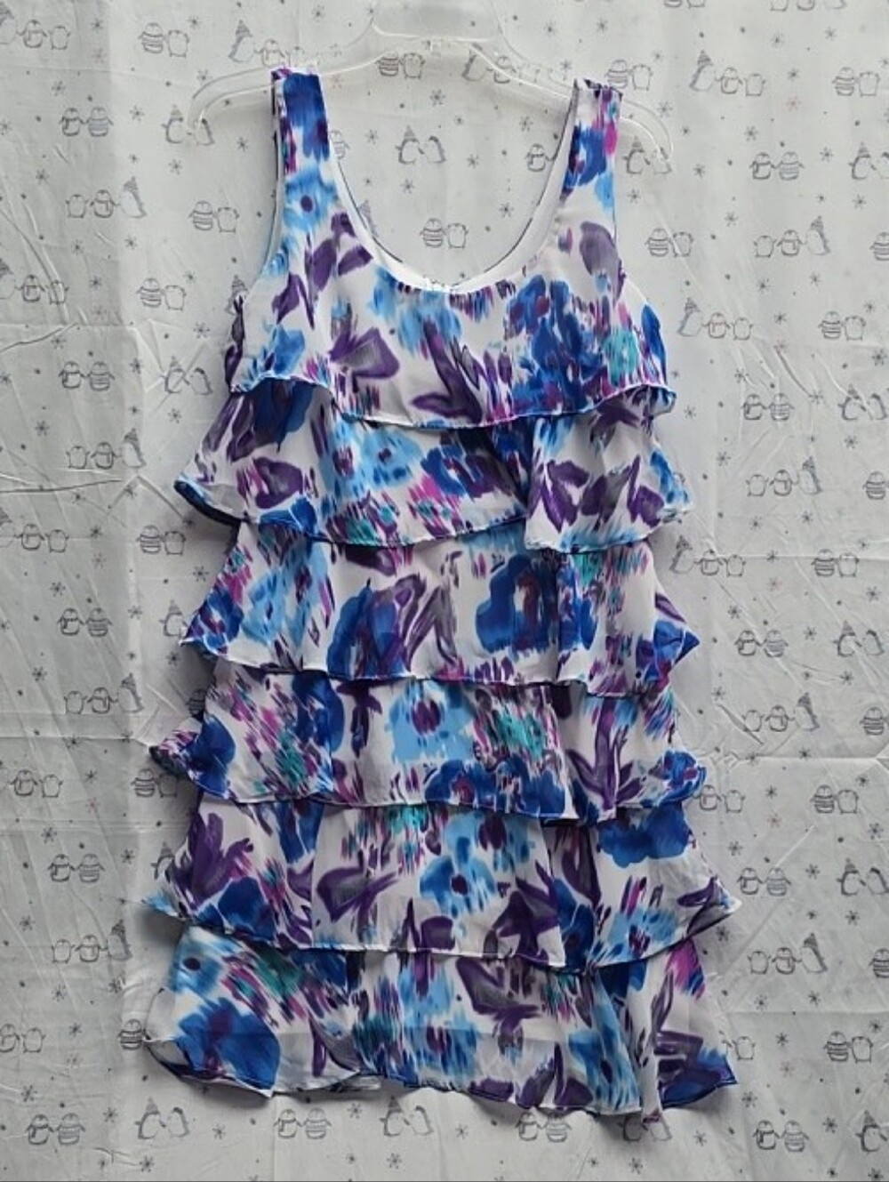 Scarlett Petite Elegant, Multi-tiered Ruffle Cocktail WatercolorFloral Dress. 8P